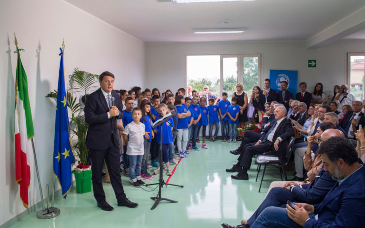 Renzi inaugura scuola vastarredo